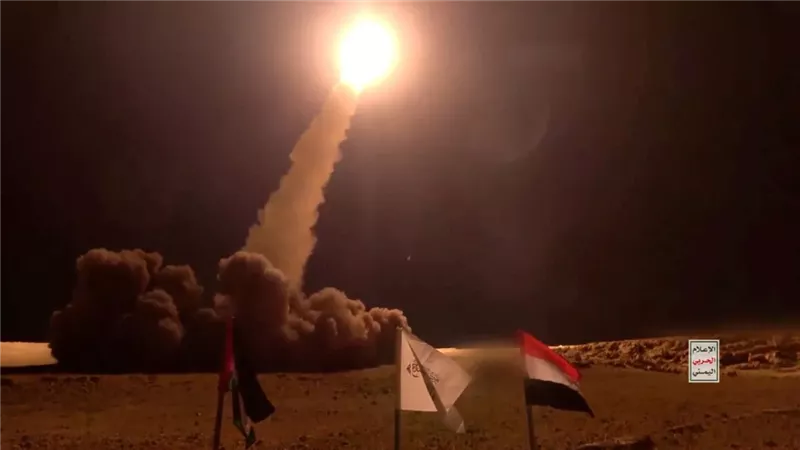 إطلاق صواريخ من اليمن