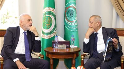 الأكاديمية العربية تبحث تعزيز التعاون العلمي مع سفير اليونان بالقاهرة