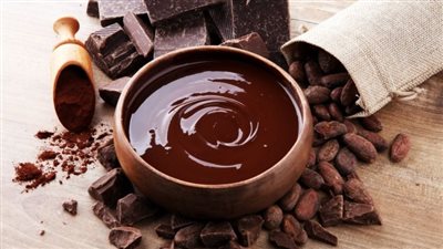 طريقة عمل صوص الشوكولاتة.. وصفات سهلة وبسيطة لتزيين الحلويات 