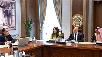 رئيس الوزراء يبحث مع «أكوا باور» التعاون في تنفيذ مشروعات تحلية مياه البحر