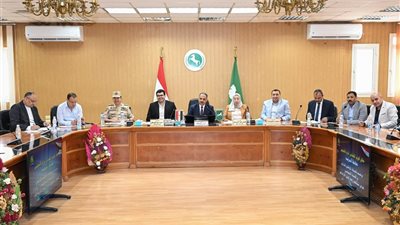 محافظ يوجه بتوفير كرسي متحرك وطرف صناعي لذوى الهمم