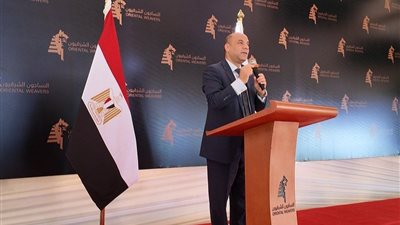  حسن رداد: العامل المصري أثبت قدرته على مواجهة التحديات