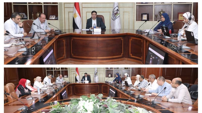 جانب من الاجتماع بحضور بلال حبش نائب محافظ بنى سويف 