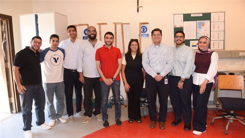 الفريق الهندسي بقيادة