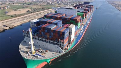 قناة السويس تستقبل سفينة CMA CGM VENDOME بحمولة 244 ألف طن لأول مرة