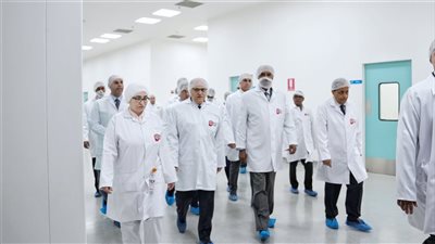 الرئيس الإريتري يزور مصنع «جيبتو فارما» ويشيد بتطور صناعة الدواء المصرية