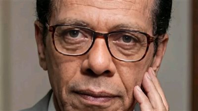 صدمة من شدة الشبه.. حمزة العيلي يُبهر الجمهور بملامح دكتور مصطفى محمود