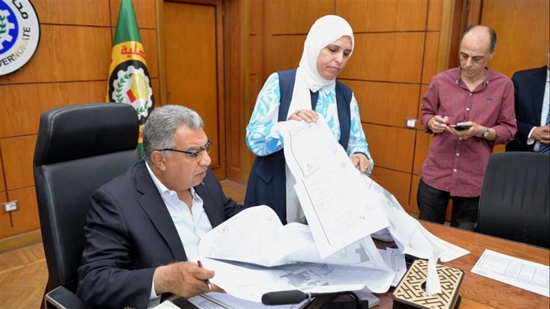 محافظ الدقهلية اثناء