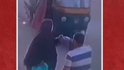 خبطها بالتوك توك علشان 10 جنيه.. أسرة السيدة المسنة تكشف تفاصيل الاعتداء عليها