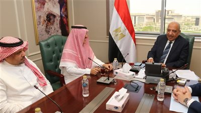 وزير الكهرباء يبحث مع أكوا باور السعودية متابعة تنفيذ مشروعات الطاقات المتجددة
