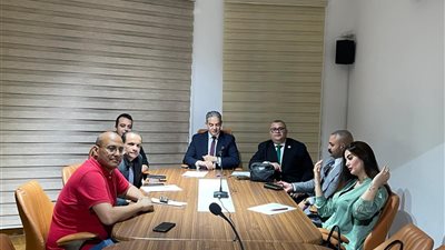 نقيب الإعلاميين والشاذلي ينهيان خلاف الإعلامية بسنت النبراوي والصحفي أيمن حسن