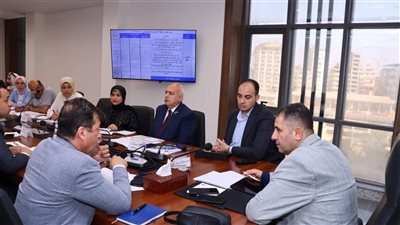 محافظ دمياط يتابع مشروعات الخطة الاستثمارية ويبحث أولويات العام المالي الجديد