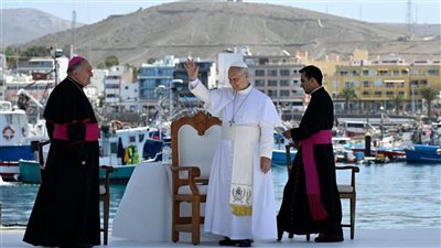  البابا لاون الرابع عشر من جزر الكناري: كرامة المهاجرين ليست قابلة للتفاوض