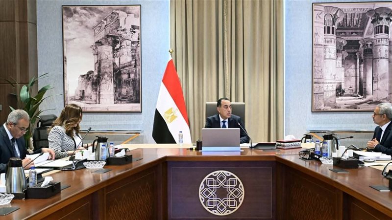 جانب من الاجتماع بحضور رئيس مجلس الوزراء ومحافظ بنى سويف 