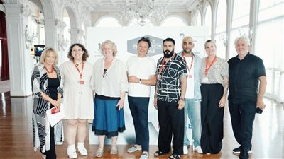 مخرج ومؤلف فيلم عائشة لا تستطيع الطيران يرد عبر بيان رسمي على أزمة أشاي أيوم
