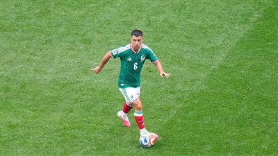 لاعب المكسيك: الفوز على جنوب أفريقيا مجرد البداية.. وطموحاتنا بلا حدود