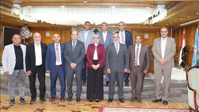 محافظ الوادي تبحث مع الطاقة الذرية انتاج بذورالأساس لأصناف القمح  