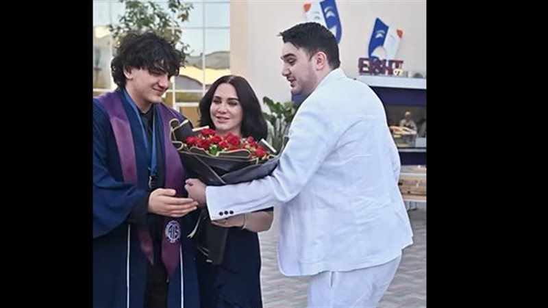 سلاف فواخرجي ونجلها