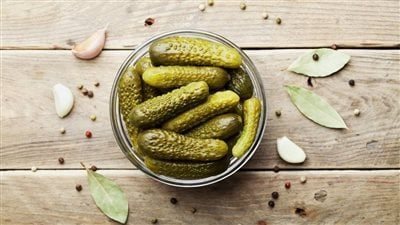 طريقة عمل الخيار المخلل السريع.. خطوات سهلة وبسيطة لتحضيره