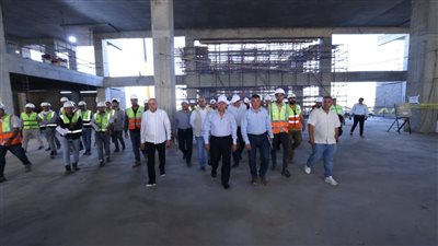 وزير النقل يتفقد 9 محطات بالخط الثاني للقطار السريع بين أسوان والأقصر
