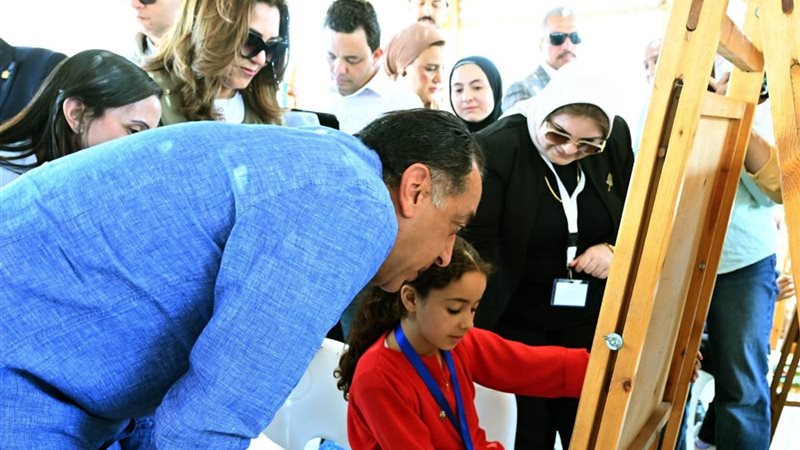 رئيس الوزراء يختبر
