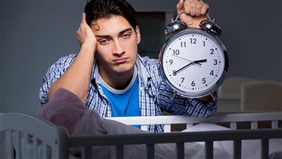 قبل النوم بساعة.. تناول هذه الأطعمة لتحصل على نوم هادئ طوال الليل
