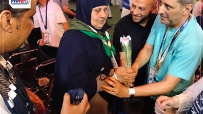 وسط فرحة الأسر.. وصول جميع حجاج الجمعيات الأهلية بكفر الشيخ 
