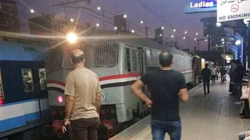 خلال نقل قطار المترو
