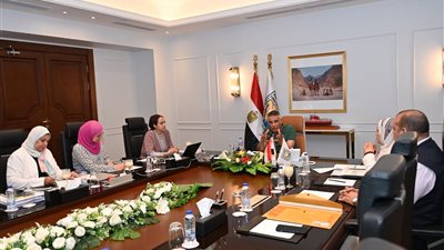 محافظ جنوب سيناء يبحث تطوير منظومة الإسكان وتحديد أولويات توصيل الخدمات بالمدن