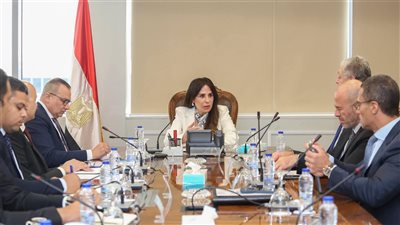 وزيرة الإسكان تتابع تسليمات الأبراج بالعاصمة الجديدة ومشروعات العلمين الكبرى
