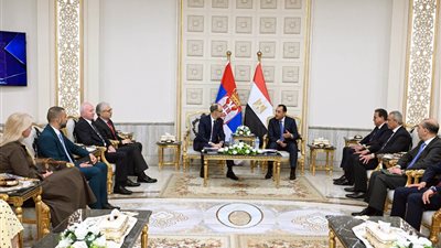 رئيس الوزراء يلتقي نظيره الصربي لتعميق العلاقات الاقتصادية بين البلدين