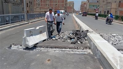 المنوفية: تنفيذ الفواصل واستكمال الدهانات على كوبري الباجور