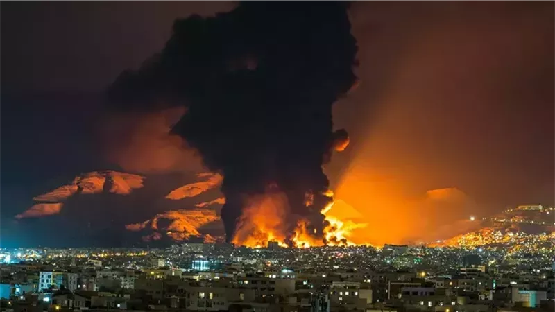 دوي انفجارات في إيران