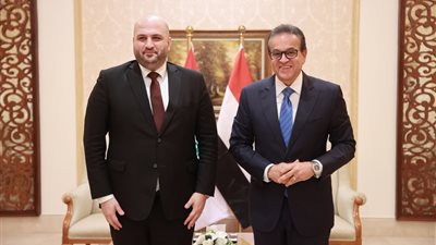 وزير الصحة يبحث مع نظيره اللبناني تعزيز التعاون الصحي بين البلدين