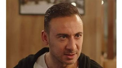 عابد عناني يكشف كواليس «الطاووس»: الأدوار المركبة صنعت الفارق في مشواري