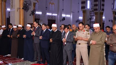 محافظ دمياط يشهد احتفال رأس السنة الهجرية بمسجد البحر ويؤكد قيم التضحية 
