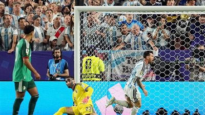 ميسي يسجل هاتريك أمام الجزائر ويعادل رقم كلوزه التاريخي في كأس العالم