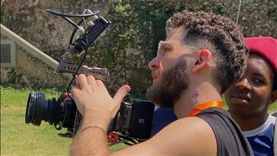 نهاد نور يسخر من شائعة تشبيهه بحمزة عبدالكريم: «مش لاعب كورة» 