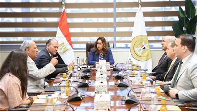 لتحويلها إلى فرص استثمارية.. منال عوض تتابع الموقف التنفيذي لمشروعات الوزارة