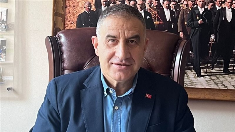 الخبير التركي ميتين