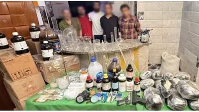 القبض على تشكيل عصابي بحوزتهم  مخدرات بقمة 250 مليون جنيه بالإسكندرية 
