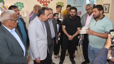 محافظ سوهاج يتفقد قافلة تركيب الأطراف الصناعية بالمجان بمستشفى الهلال الأحمر