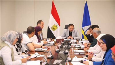 محافظ دمياط يتابع منظومة الإعلانات بالمحافظة ويبحث تطويرها وفق الهوية البصرية 