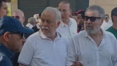 أبرزهم أشرف زكي وصبحي خليل .. نجوم الفن في جنازة محمد مرزبان |صور