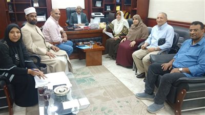 الأب القدوة بسوهاج.. أوصل بناته إلى الطب والهندسة والشرطة     