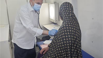 محافظ الغربية يتابع القافلة الطبية بقرية الحوامدية الجديدة بمركز المحلة 