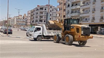 حملات مكثفة لرفع الإشغالات وإعادة الانضباط بشوارع فيصل في السويس