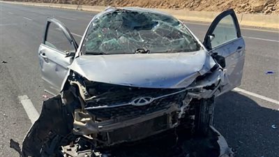إصابة 7 أشخاص في حادث انقلاب سيارة ملاكي بطريق السخنة بالسويس
