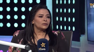 صفوة: بوافق على أدوار مش عاجباني علشان الفلوس.. وبمثل وأنا غير راضية