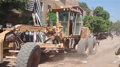 محافظ أسيوط: استمرار أعمال تسوية وتمهيد الطرق بقرية نزلة عبد اللاه بمركز ديروط